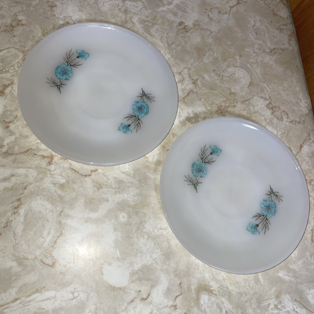 MINT! Pair of vintage Fire King Oven Ware Bonnie‎ Blue saucer small 6" plates